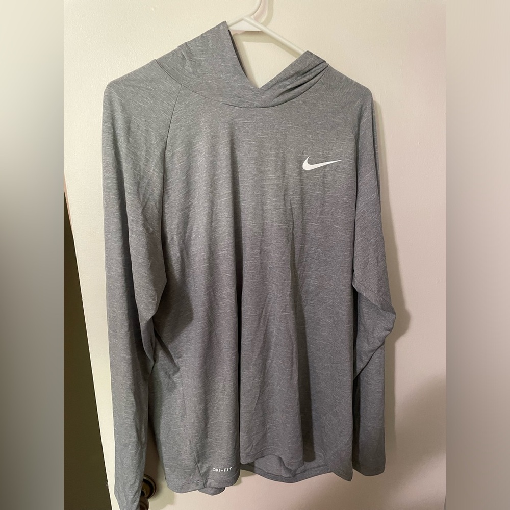 NWT Mens Nike hooded long sleeve